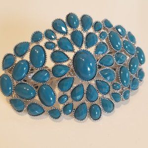 Teardrop Stone Design in Royal Blue